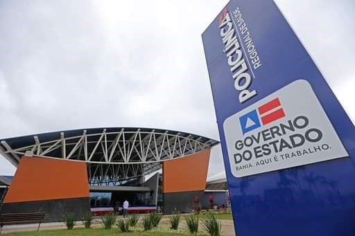 Camacã: Prefeito e sua Comitiva participam da inauguração da Policlínica e micro-ônibus em Itabuna

